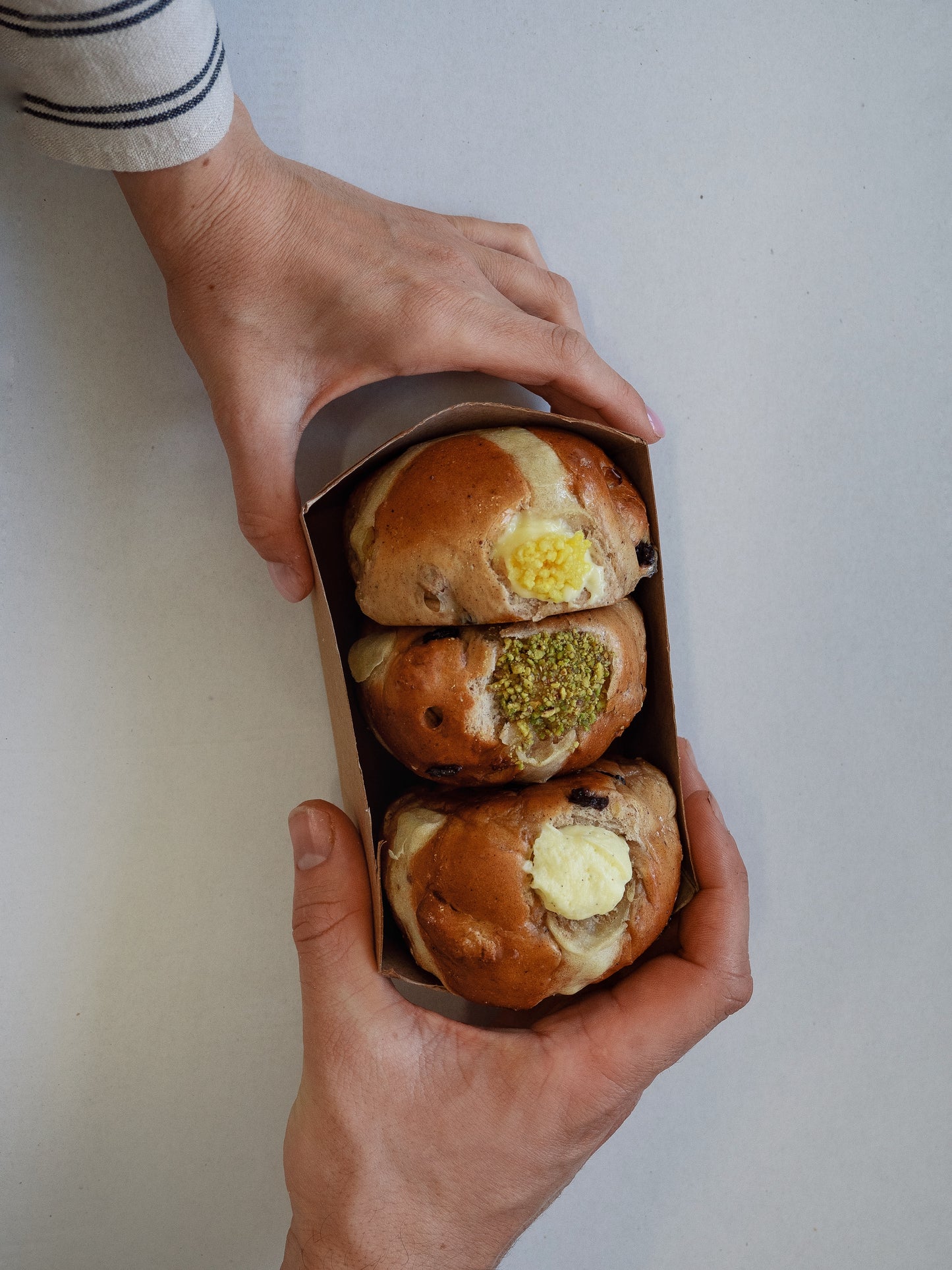 Hot Cross Bun - töltött