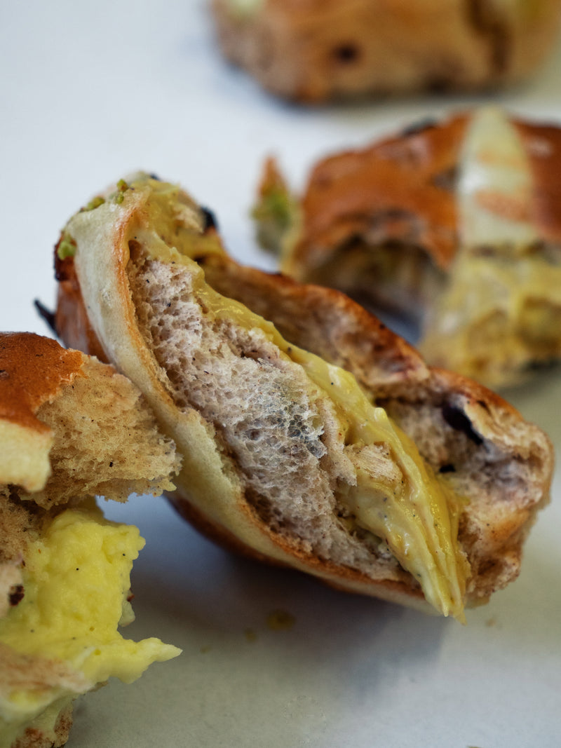 Hot Cross Bun - töltött